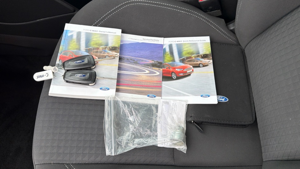 Ford Grand C-MAX 1.0 EcoBoost 125 Zetec 5dr Petrol Estate - Image 27