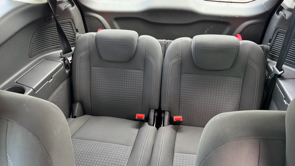 Ford Grand C-MAX 1.0 EcoBoost 125 Zetec 5dr Petrol Estate - Image 20
