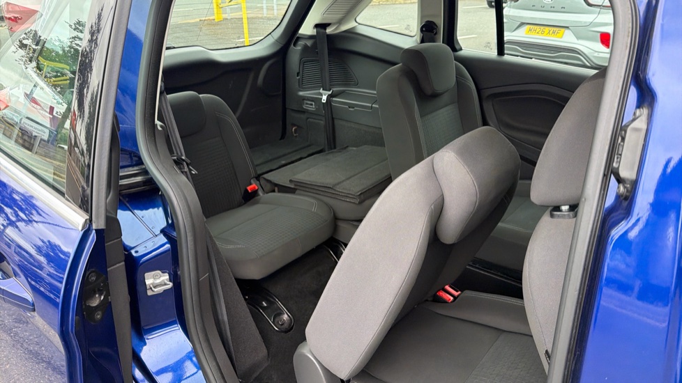 Ford Grand C-MAX 1.0 EcoBoost 125 Zetec 5dr Petrol Estate - Image 21