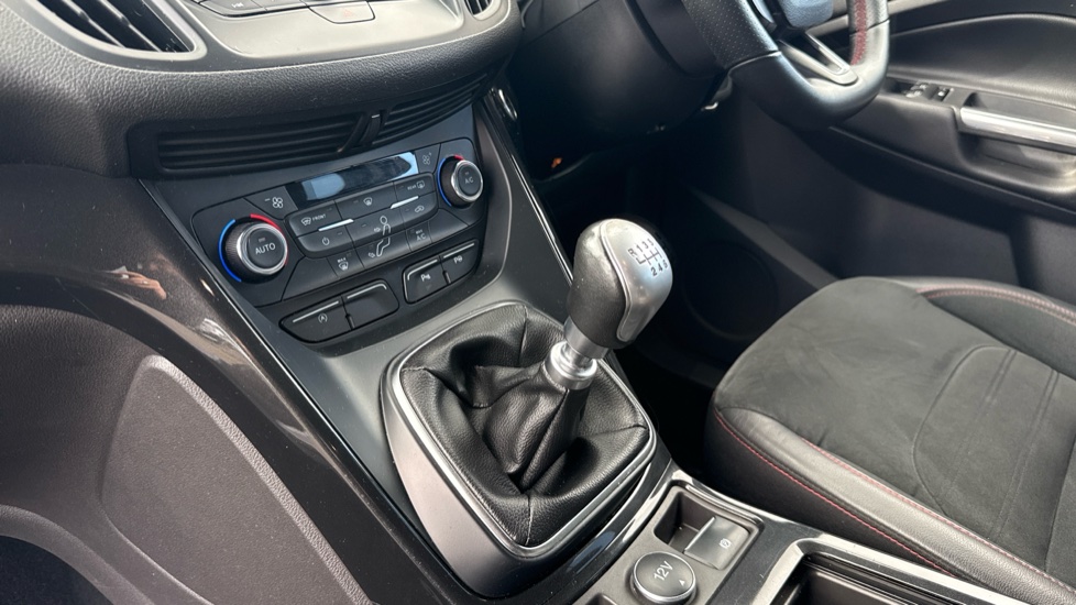 Ford Kuga 1.5 EcoBoost ST-Line 5dr 2WD Petrol Estate - Image 12