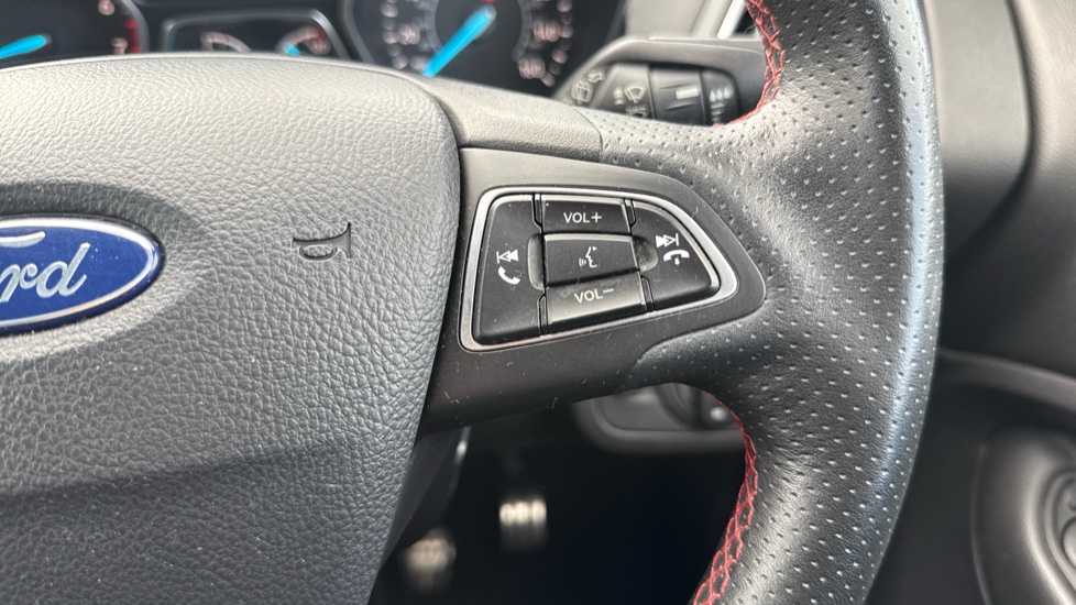 Ford Kuga 1.5 EcoBoost ST-Line 5dr 2WD Petrol Estate - Image 19
