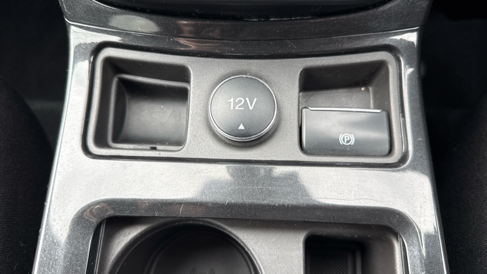 Ford Kuga 1.5 EcoBoost ST-Line 5dr 2WD Petrol Estate - Image 38