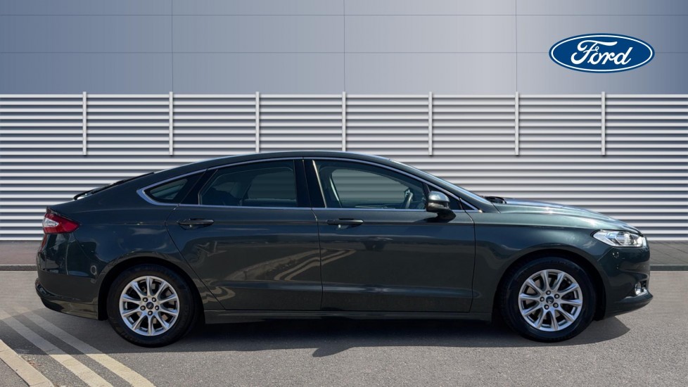 Ford Mondeo 1.5 TDCi ECOnetic Zetec 5dr Diesel Hatchback - Image 5