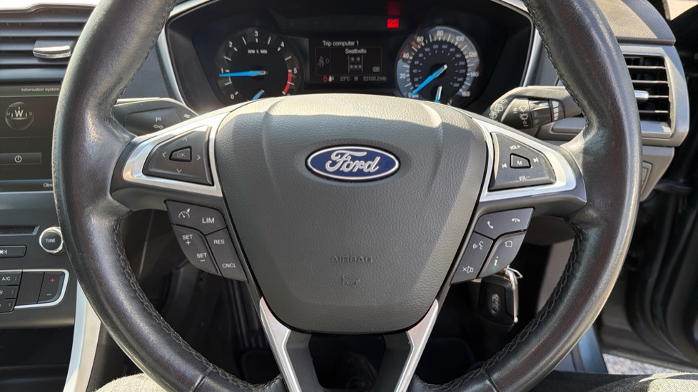 Ford Mondeo 1.5 TDCi ECOnetic Zetec 5dr Diesel Hatchback - Image 31