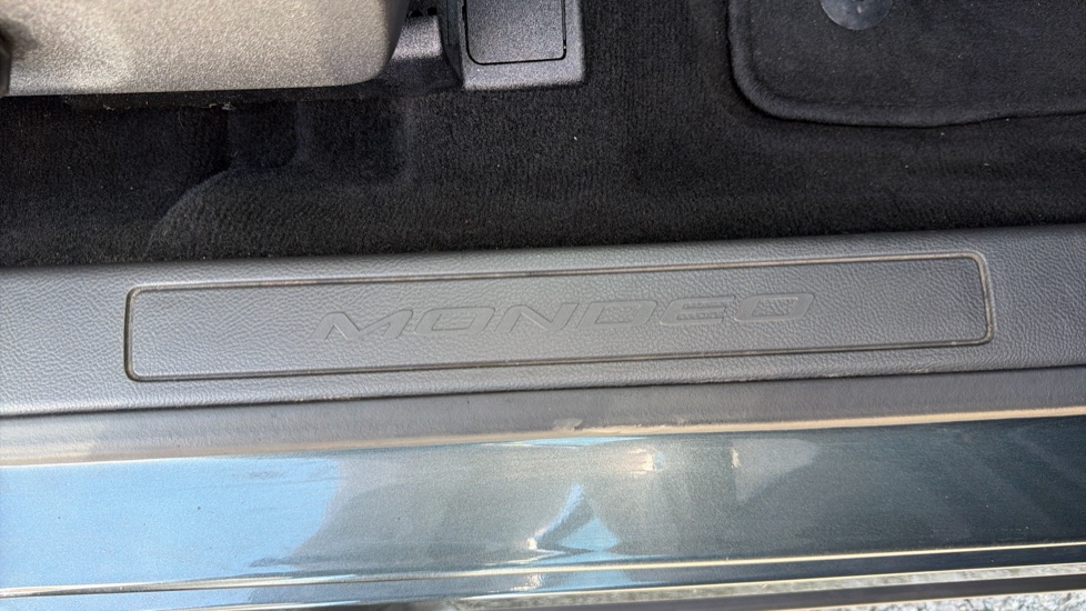 Ford Mondeo 1.5 TDCi ECOnetic Zetec 5dr Diesel Hatchback - Image 39
