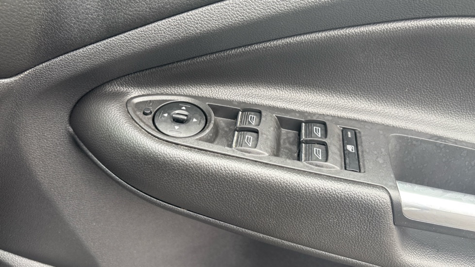 Ford Kuga 1.5 TDCi Titanium 5dr 2WD Diesel Estate - Image 25