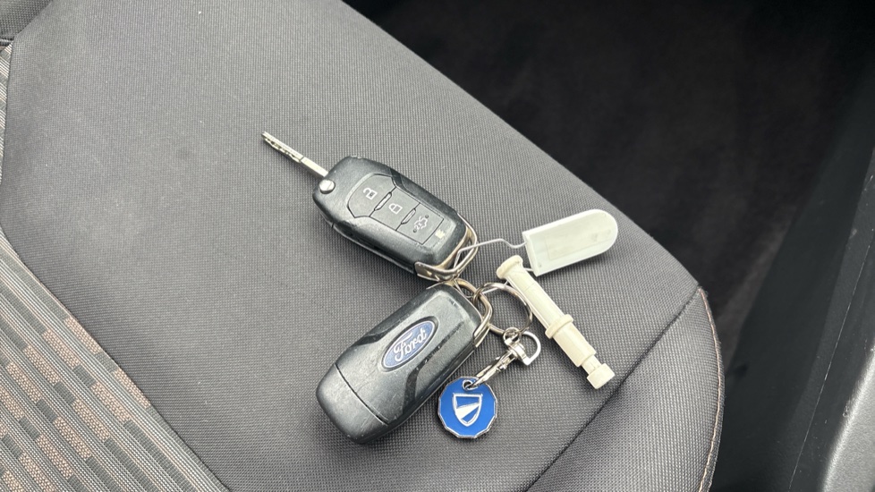 Ford KA+ 1.2 85 Active 5dr Petrol Hatchback - Image 23