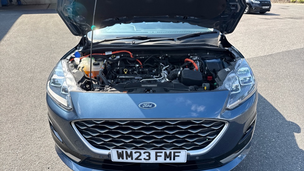 Ford Kuga 2.5 FHEV Vignale 5dr CVT Hybrid Estate - Image 9