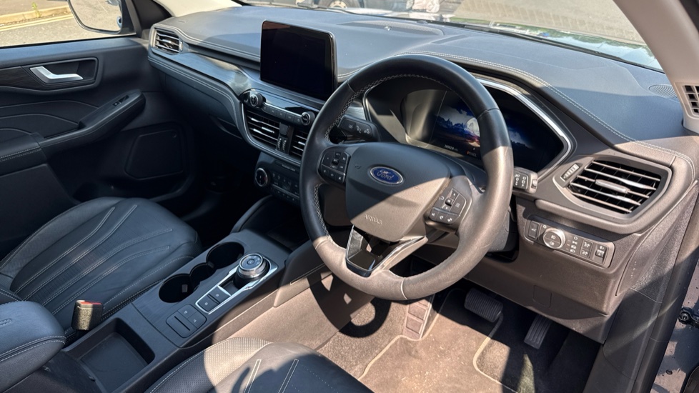 Ford Kuga 2.5 FHEV Vignale 5dr CVT Hybrid Estate - Image 12