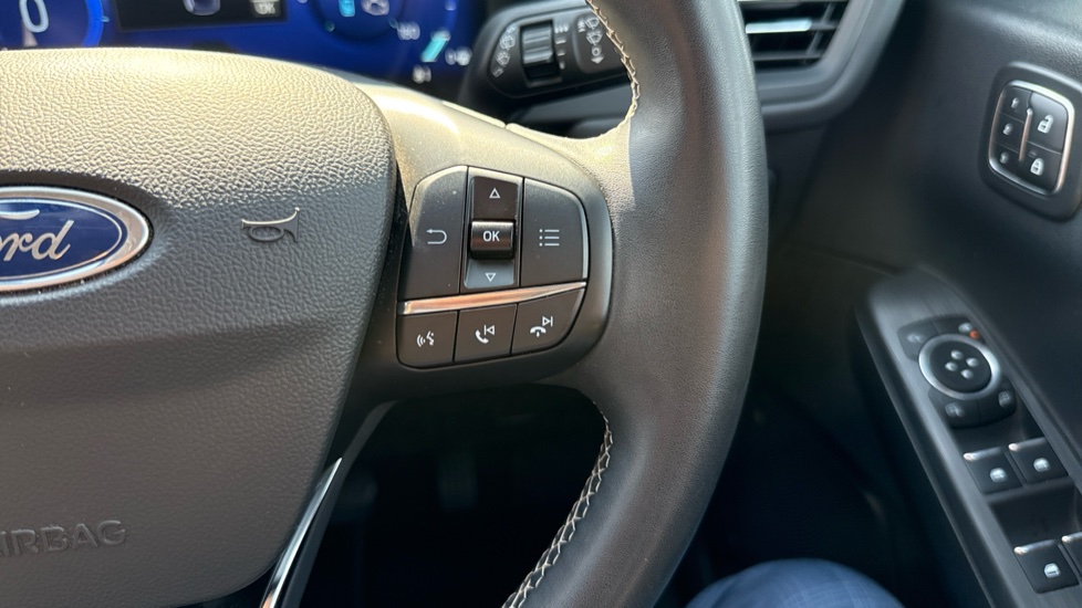 Ford Kuga 2.5 FHEV Vignale 5dr CVT Hybrid Estate - Image 29