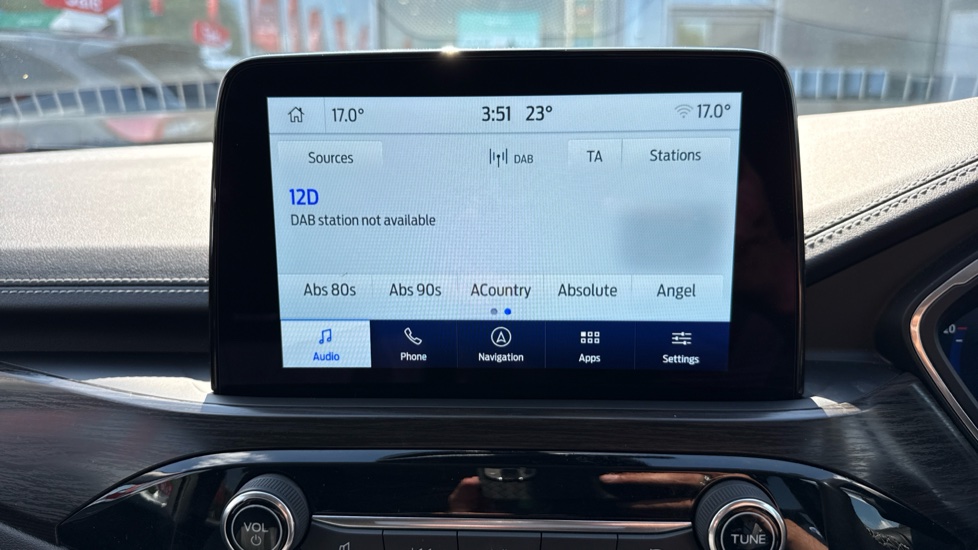 Ford Kuga 2.5 FHEV Vignale 5dr CVT Hybrid Estate - Image 32