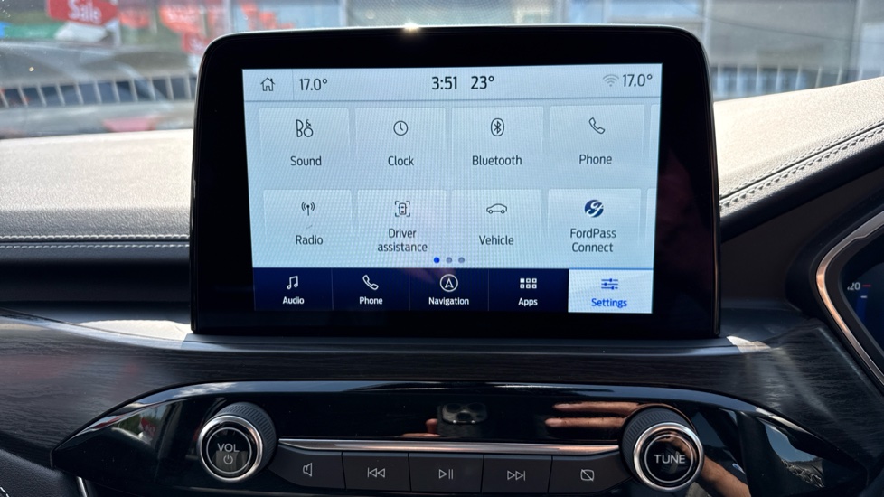 Ford Kuga 2.5 FHEV Vignale 5dr CVT Hybrid Estate - Image 36