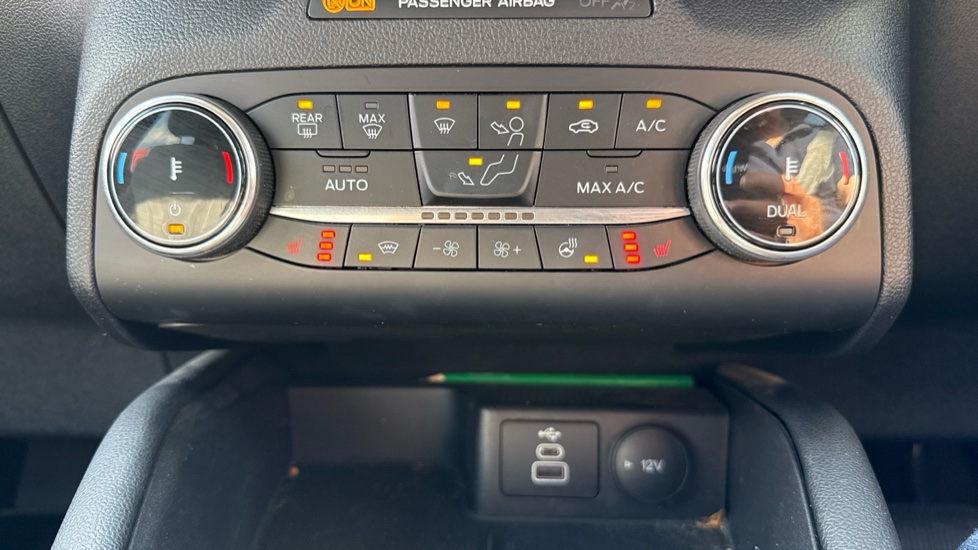Ford Kuga 2.5 FHEV Vignale 5dr CVT Hybrid Estate - Image 37