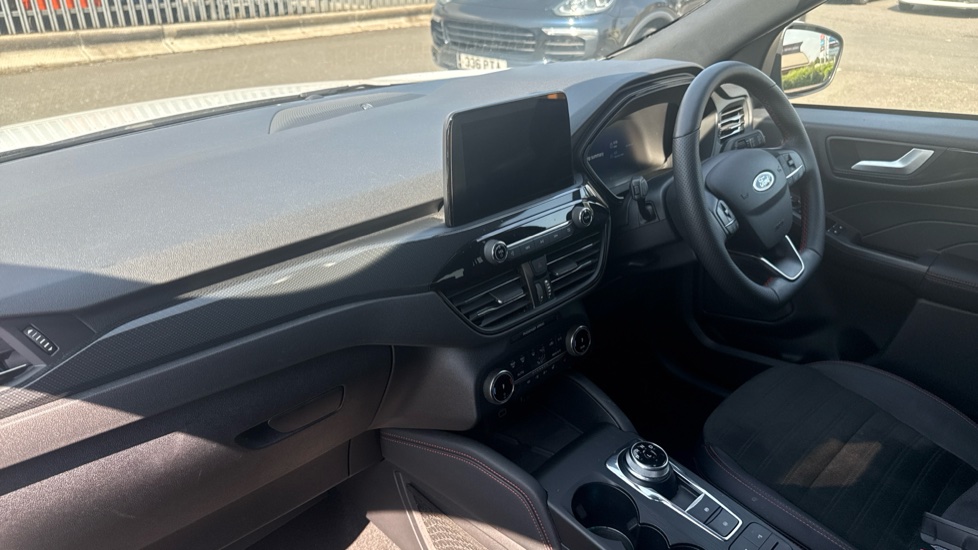 Ford Kuga 2.5 FHEV ST-Line X Edition 5dr CVT Hybrid Estate - Image 10