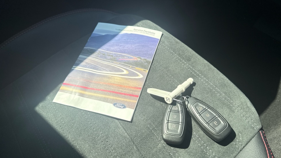 Ford Kuga 2.5 FHEV ST-Line X Edition 5dr CVT Hybrid Estate - Image 19
