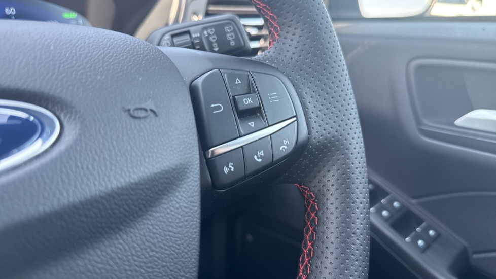 Ford Kuga 2.5 FHEV ST-Line X Edition 5dr CVT Hybrid Estate - Image 38