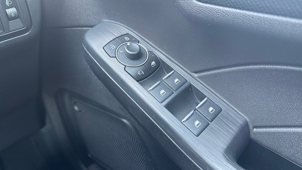 Ford Kuga 2.5 FHEV ST-Line X Edition 5dr CVT Hybrid Estate - Image 41