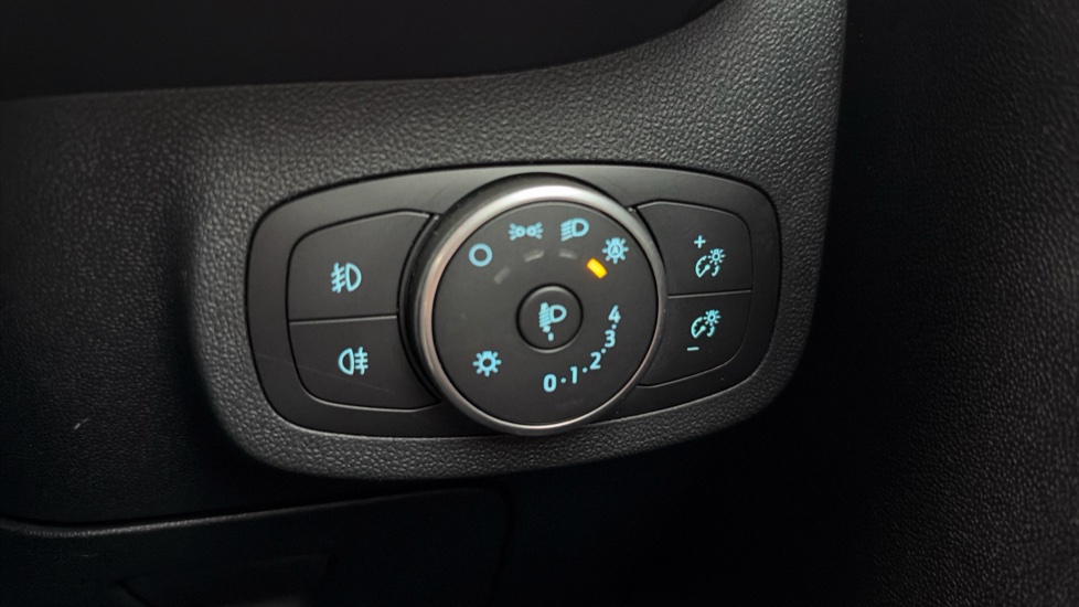 Ford Fiesta 1.1 Trend 5dr Petrol Hatchback - Image 29