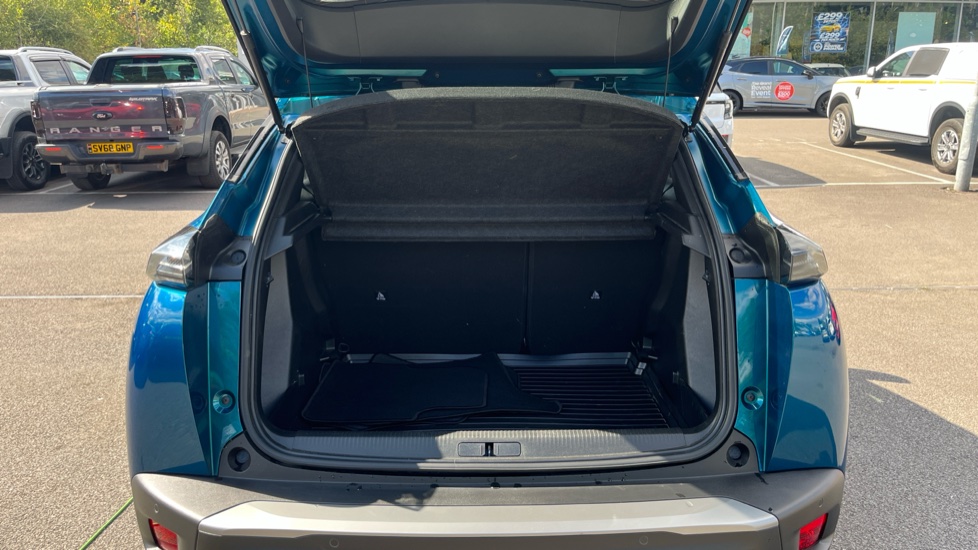 Peugeot 2008 1.2 Hybrid 136 Allure 5dr e-DSC6 Petrol Estate - Image 4