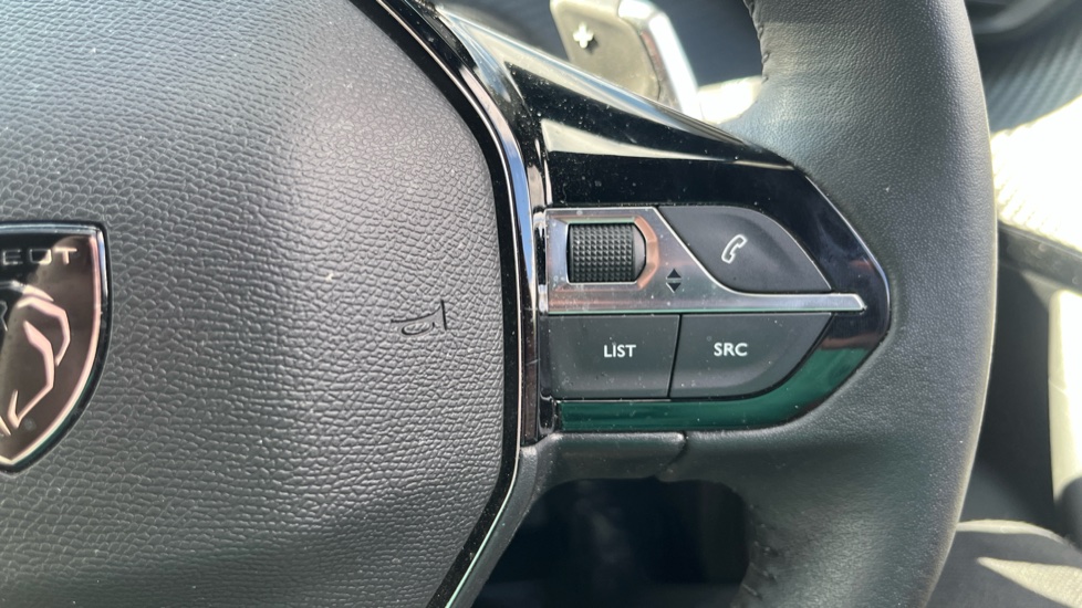 Peugeot 2008 1.2 Hybrid 136 Allure 5dr e-DSC6 Petrol Estate - Image 22