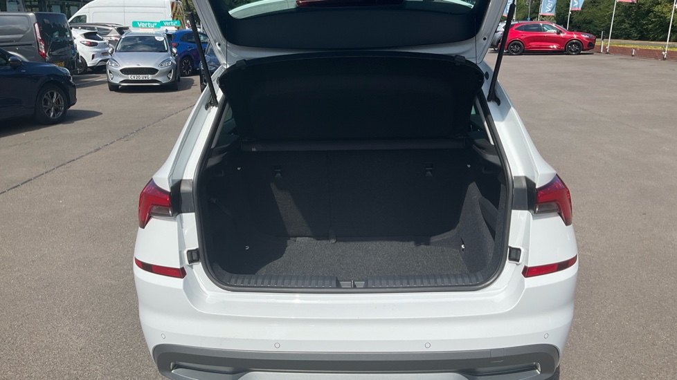 Skoda Kamiq 1.0 TSI 110 SE Drive 5dr Petrol Hatchback - Image 4