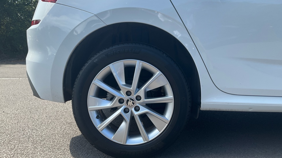 Skoda Kamiq 1.0 TSI 110 SE Drive 5dr Petrol Hatchback - Image 7