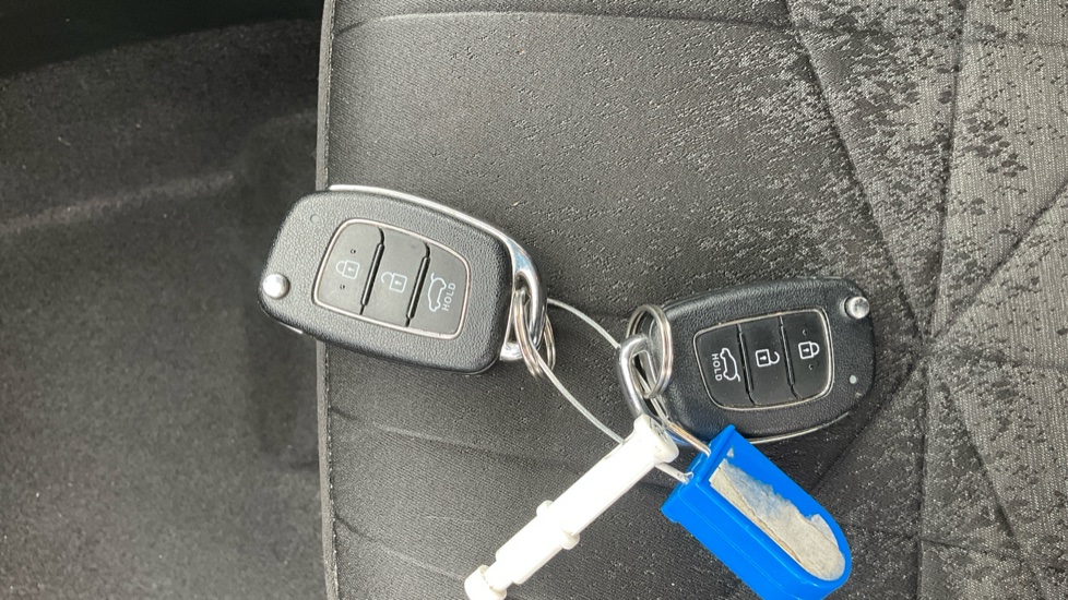Hyundai BAYON 1.0 TGDi [120] 48V MHEV Premium 5dr DCT Petrol Hatchback - Image 20