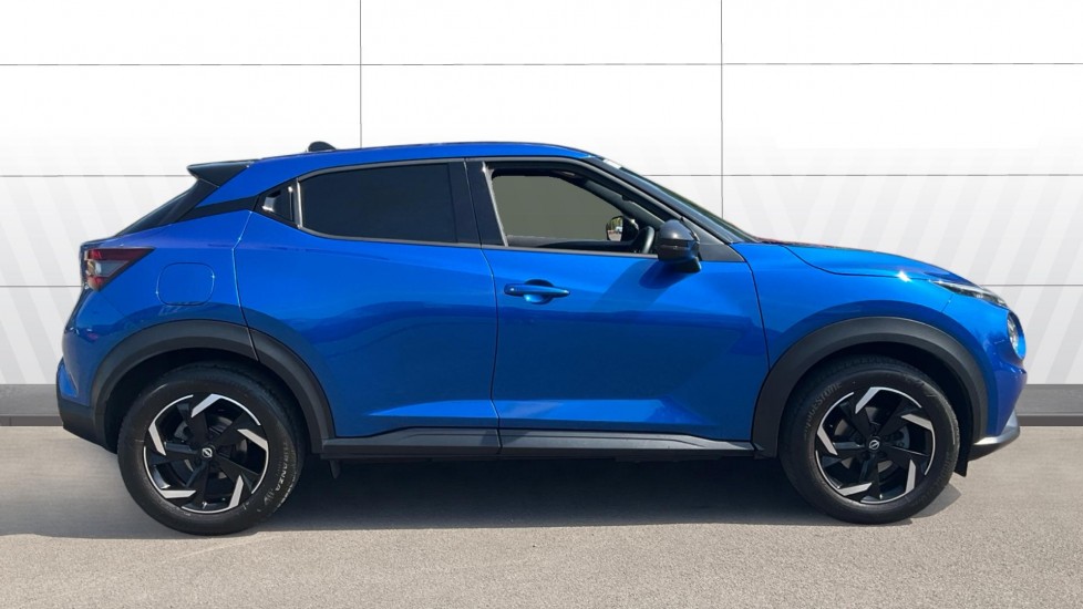 Nissan Juke 1.0 DiG-T 114 N-Connecta 5dr DCT Petrol Hatchback - Image 5