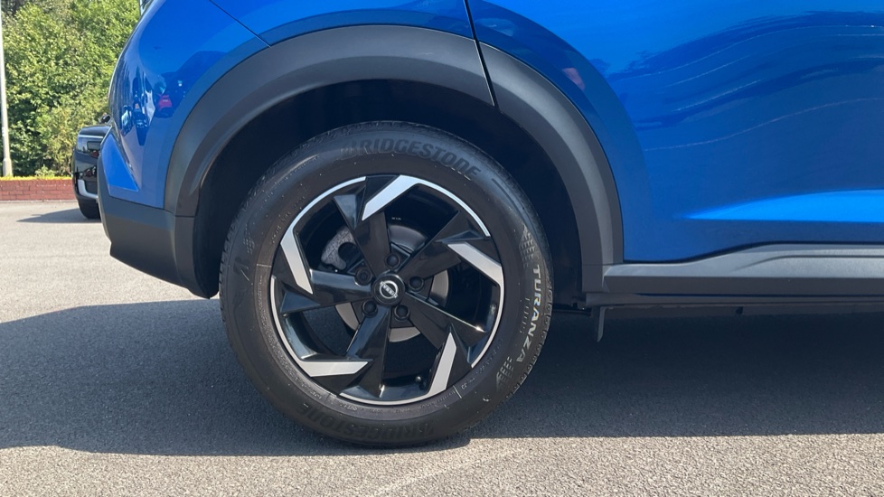 Nissan Juke 1.0 DiG-T 114 N-Connecta 5dr DCT Petrol Hatchback - Image 7