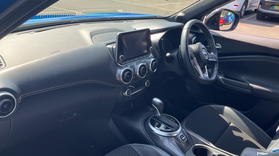 Nissan Juke 1.0 DiG-T 114 N-Connecta 5dr DCT Petrol Hatchback - Image 9