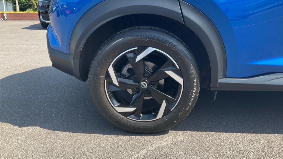 Nissan Juke 1.0 DiG-T 114 N-Connecta 5dr DCT Petrol Hatchback - Image 23