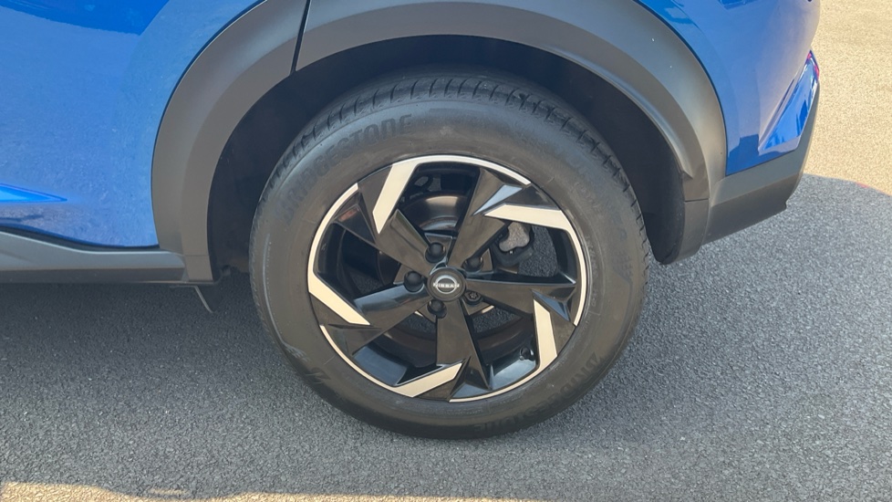 Nissan Juke 1.0 DiG-T 114 N-Connecta 5dr DCT Petrol Hatchback - Image 26