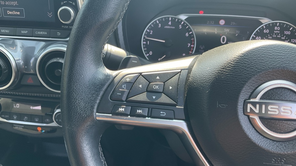 Nissan Juke 1.0 DiG-T 114 N-Connecta 5dr DCT Petrol Hatchback - Image 32