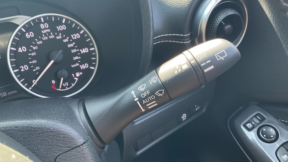 Nissan Juke 1.0 DiG-T 114 N-Connecta 5dr DCT Petrol Hatchback - Image 33