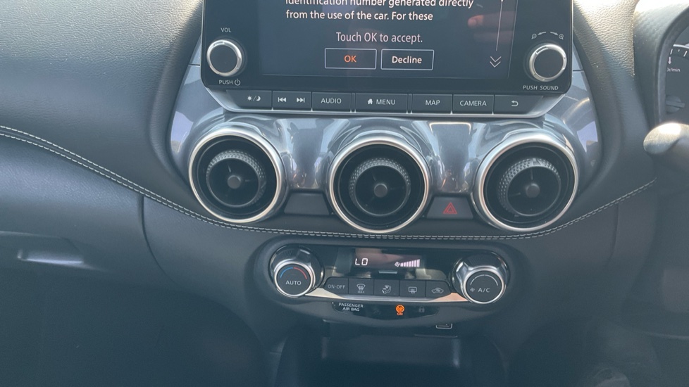 Nissan Juke 1.0 DiG-T 114 N-Connecta 5dr DCT Petrol Hatchback - Image 37