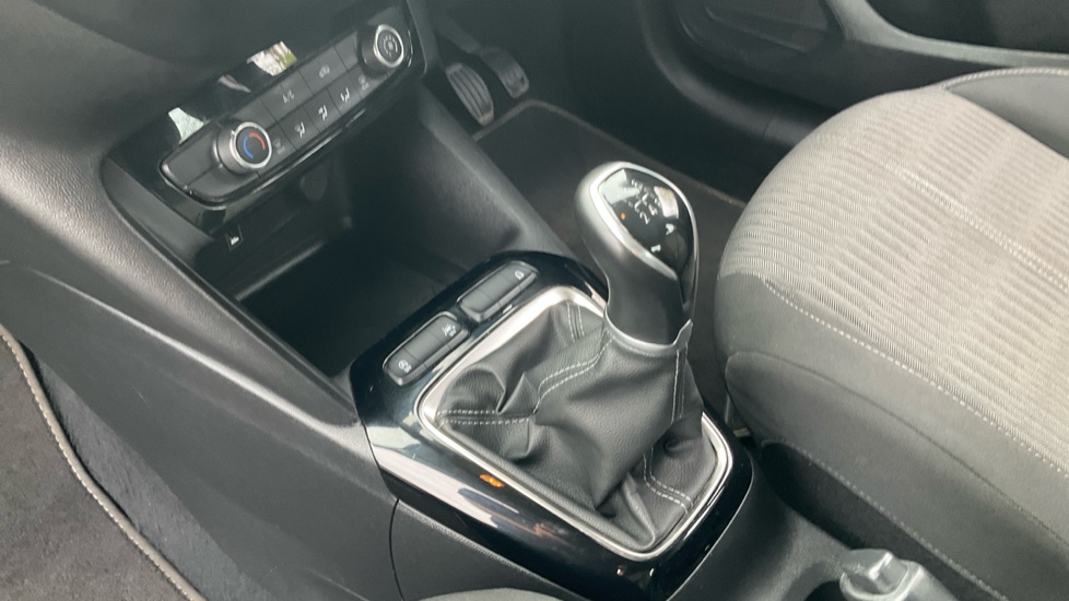 Vauxhall Corsa 1.2 SE Nav 5dr Petrol Hatchback - Image 13