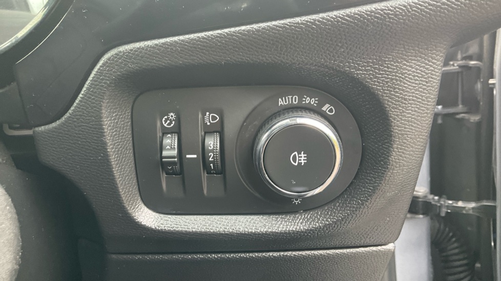 Vauxhall Corsa 1.2 SE Nav 5dr Petrol Hatchback - Image 29