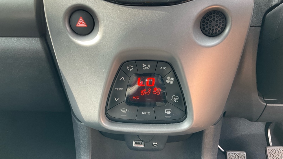 Toyota Aygo 1.0 VVT-i X-Trend 5dr Petrol Hatchback - Image 35