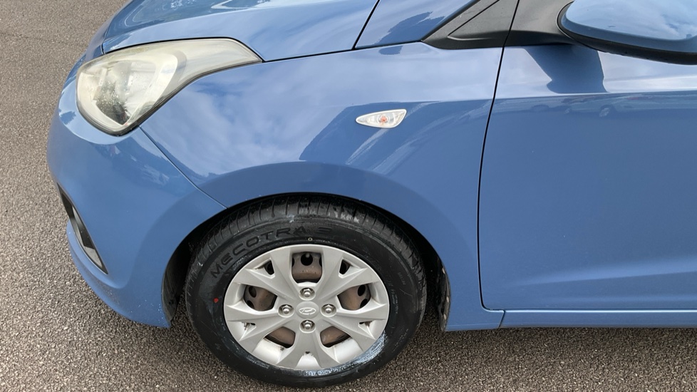 Hyundai i10 1.2 SE 5dr Petrol Hatchback - Image 13