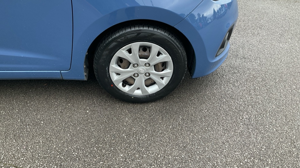 Hyundai i10 1.2 SE 5dr Petrol Hatchback - Image 19