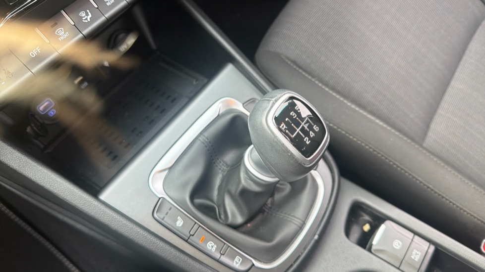 Hyundai KONA 1.0 TGDi 48V MHEV Premium 5dr Petrol Hatchback - Image 13
