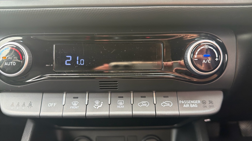 Hyundai KONA 1.0 TGDi 48V MHEV Premium 5dr Petrol Hatchback - Image 23