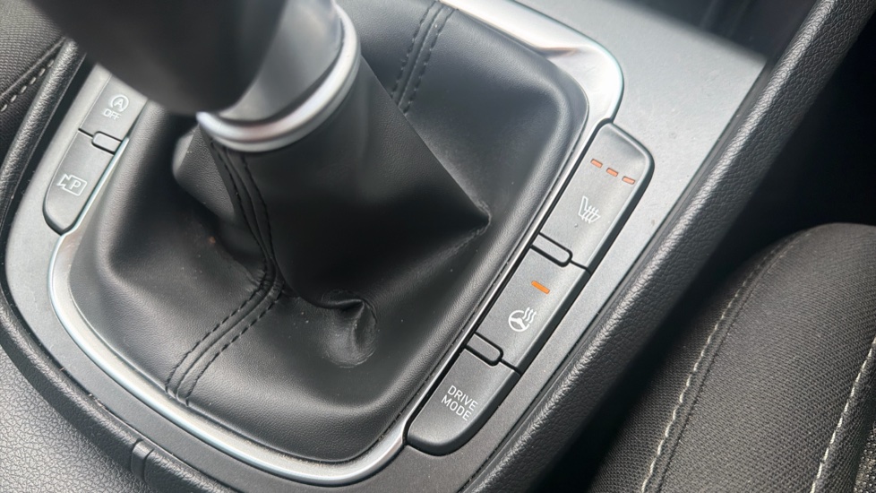 Hyundai KONA 1.0 TGDi 48V MHEV Premium 5dr Petrol Hatchback - Image 25