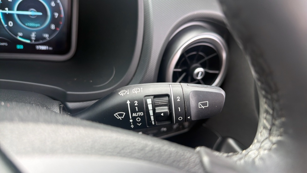 Hyundai KONA 1.0 TGDi 48V MHEV Premium 5dr Petrol Hatchback - Image 29