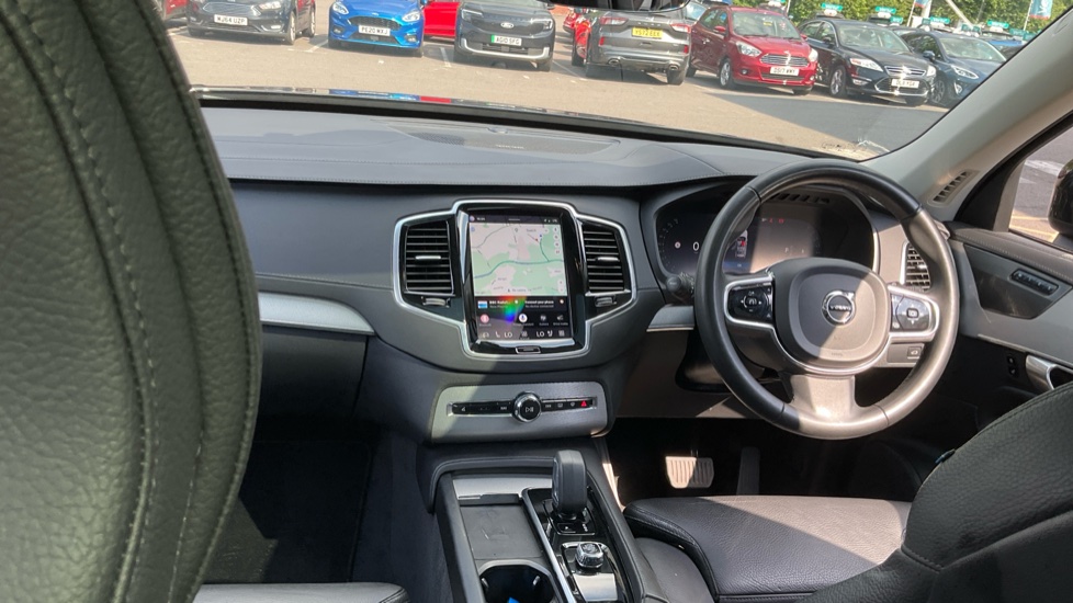 Volvo XC90 2.0 B5P [250] Plus Dark 5dr AWD Geartronic Petrol Estate - Image 10