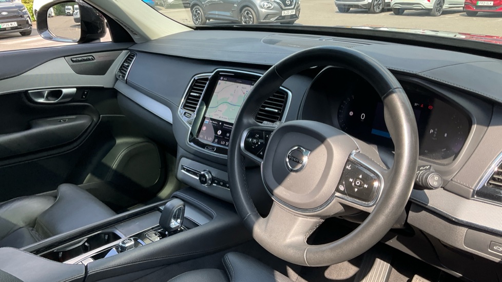 Volvo XC90 2.0 B5P [250] Plus Dark 5dr AWD Geartronic Petrol Estate - Image 11