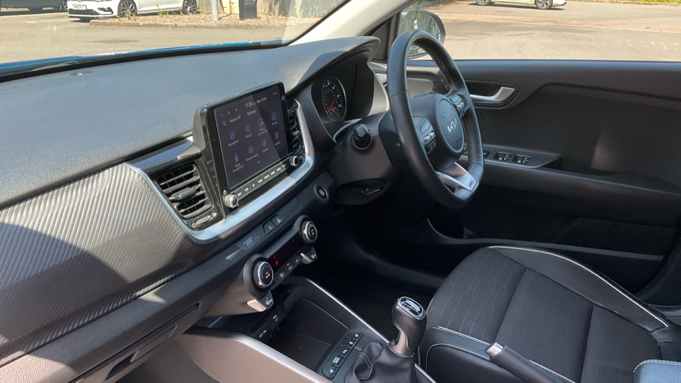 Kia Stonic 1.0T GDi 48V GT-Line S 5dr Petrol Estate - Image 9