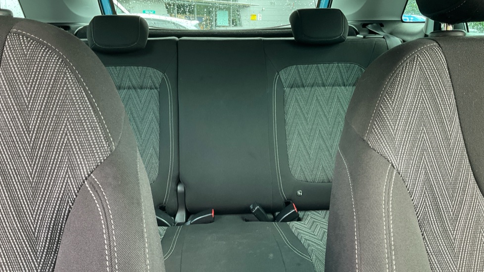 Vauxhall Crossland X 1.2 [83] Griffin 5dr [Start Stop] Petrol Hatchback - Image 15
