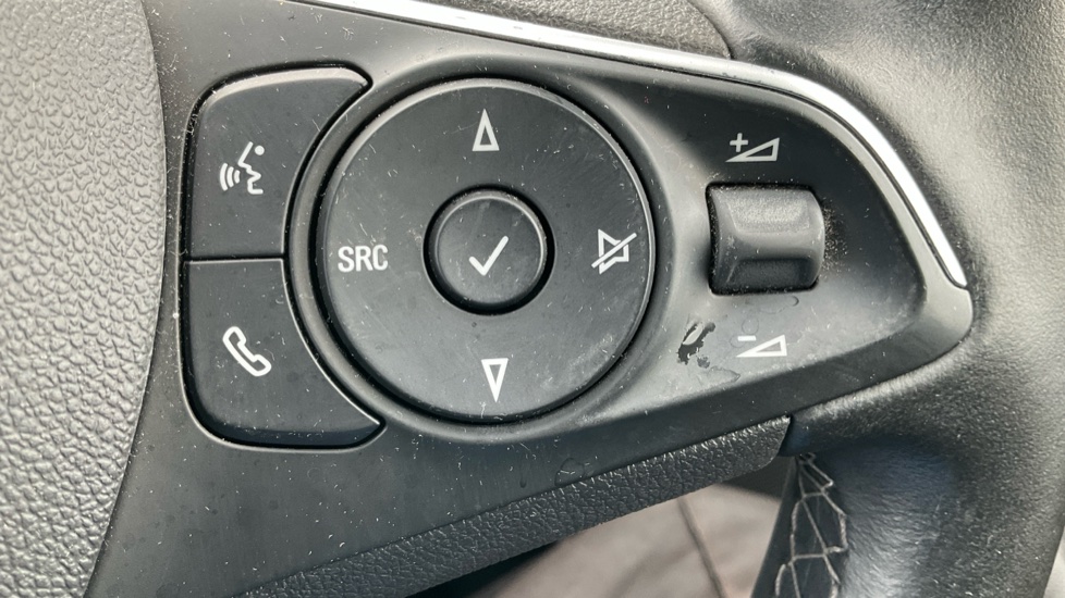 Vauxhall Crossland X 1.2 [83] Griffin 5dr [Start Stop] Petrol Hatchback - Image 22