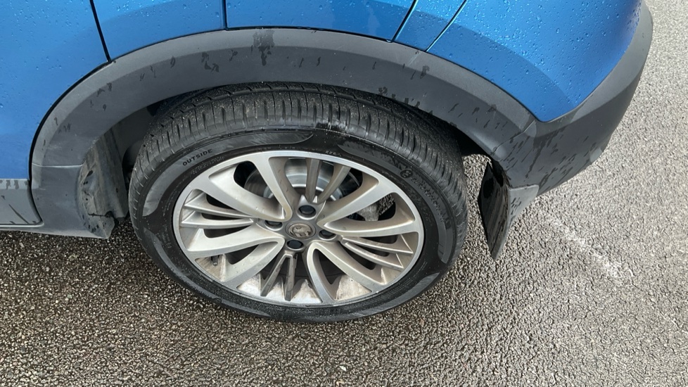 Vauxhall Crossland X 1.2 [83] Griffin 5dr [Start Stop] Petrol Hatchback - Image 32